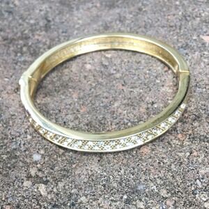 Y2K Vintage Glam Gold Tone Crystal Hinged‎ Bangle Bracelet Clear Stones Classic